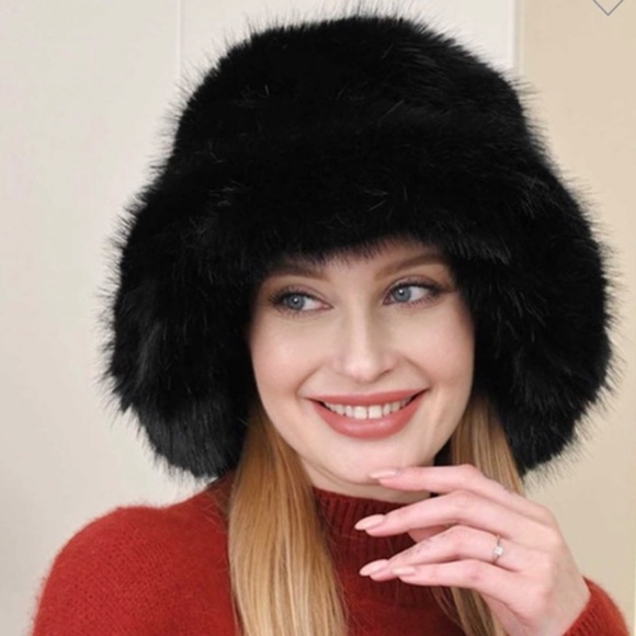 Furry bucket hat - Picture 6 of 6